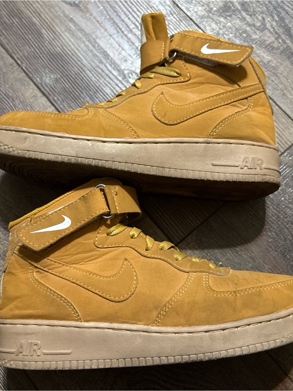 Nike Air Force 1 Mid Flax Wheat Womens Size 8 Gum Sole AF1 High Top Sneakers